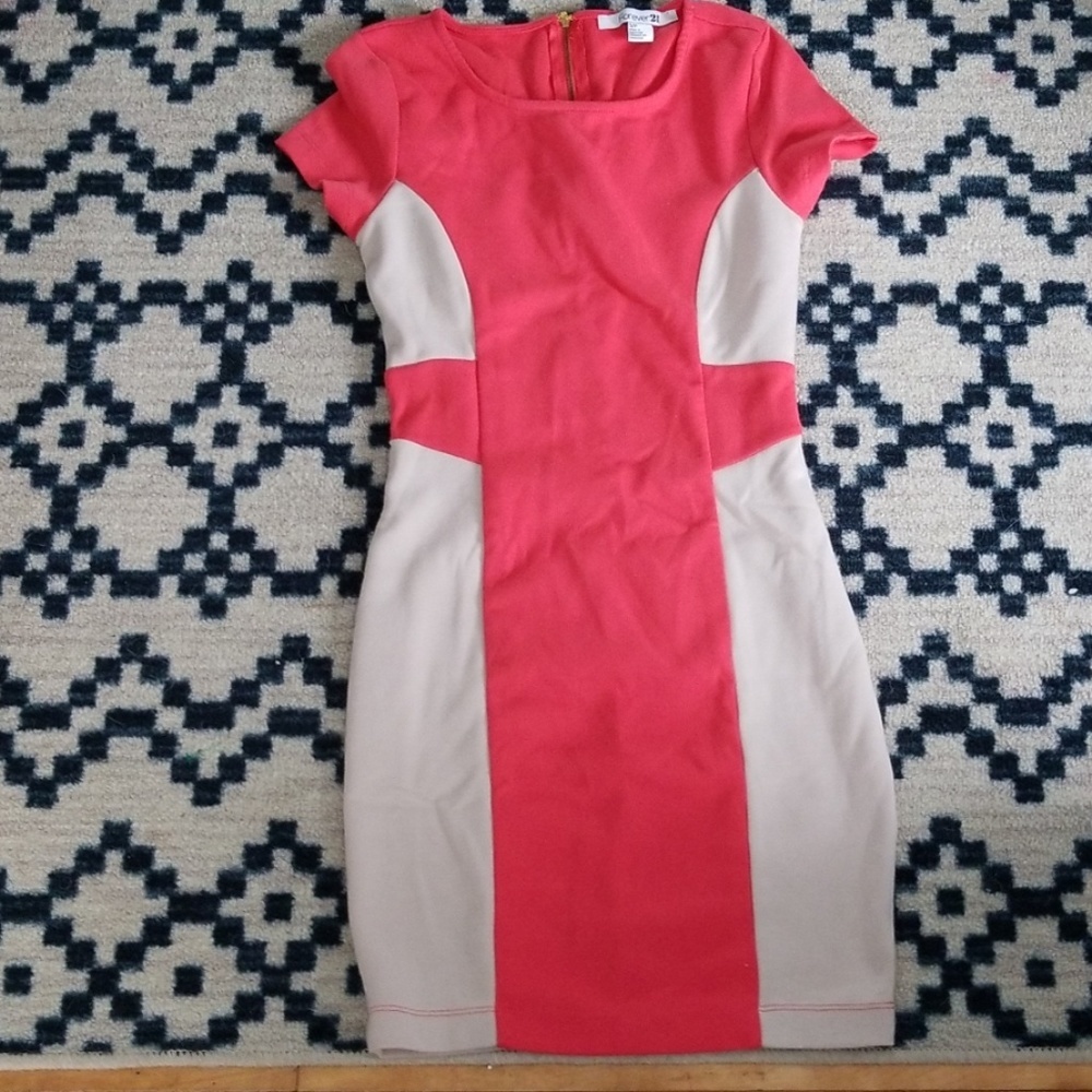 Forever 21 curve hugging dress - Picture 1 of 2